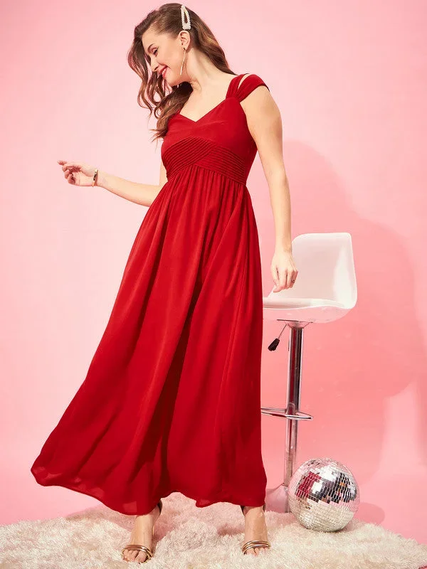 dr4336rd-berrylush-women-solid-red-sweetheart-neck-sleeveless-cold-shoulder-pleated-maxi-dress